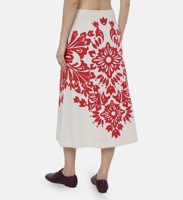 تنورة بخصر مطاطي وتطريز أزهار