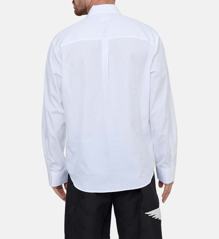 تيشيرت مزين بشعار مطرز بصف أزرار