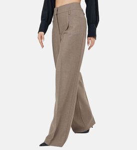 بنطال واسع الأرجل وخصر عالي