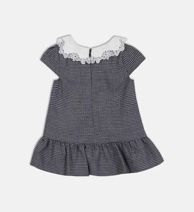 فستان بياقة دانتيل مكشكش