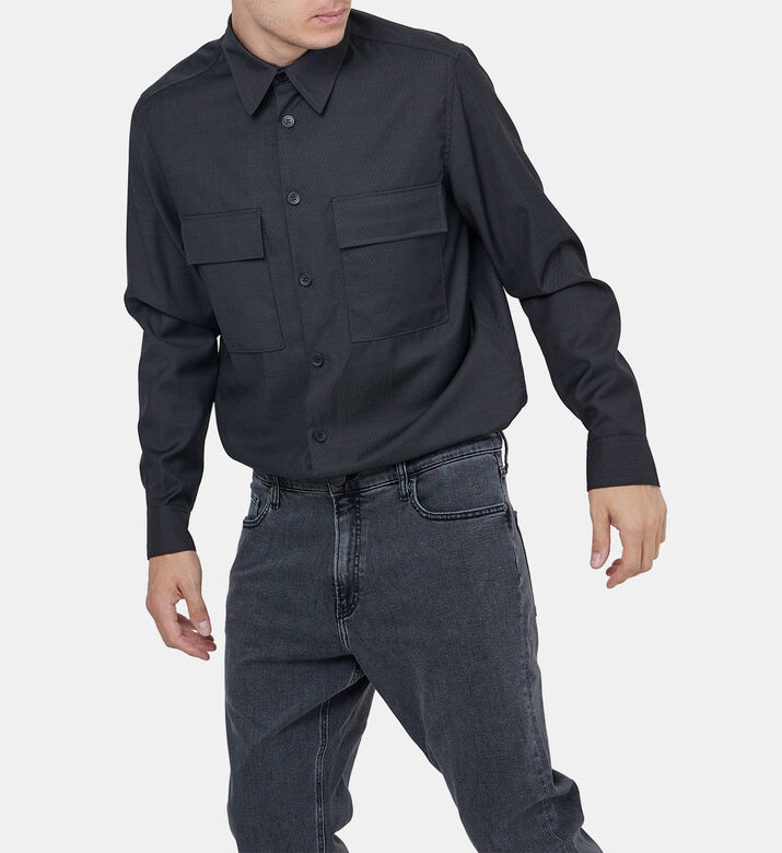 قميص بجيبين وغطاء قلاب