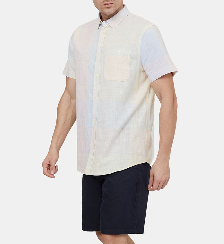 قميص بأكمام قصيرة بمربعات منظمة قميص بأكمام قصيرة بمربعات منظمة