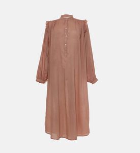 فستان طويل بأكتاف مكشكشة