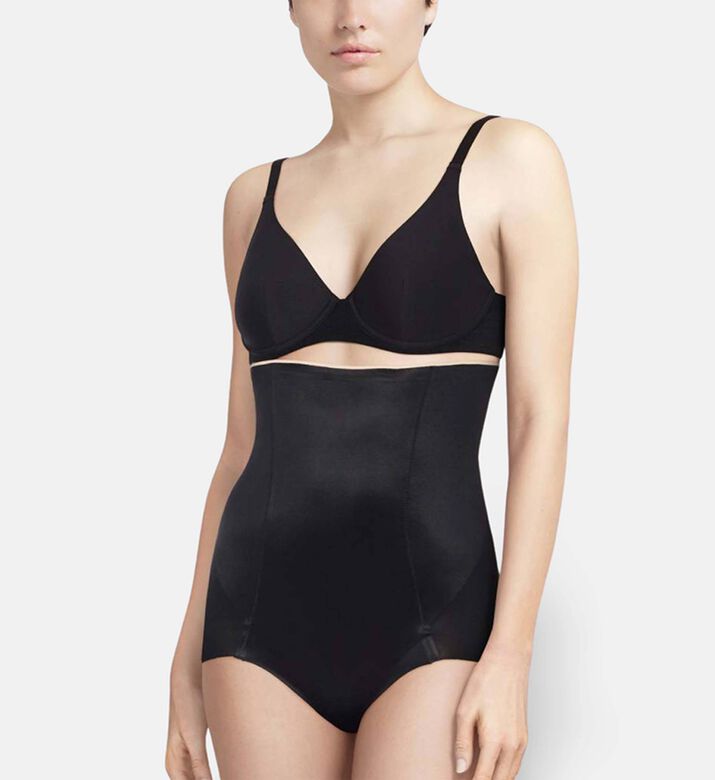 Chantelle Basic Shaping High Waist Brief, Model View