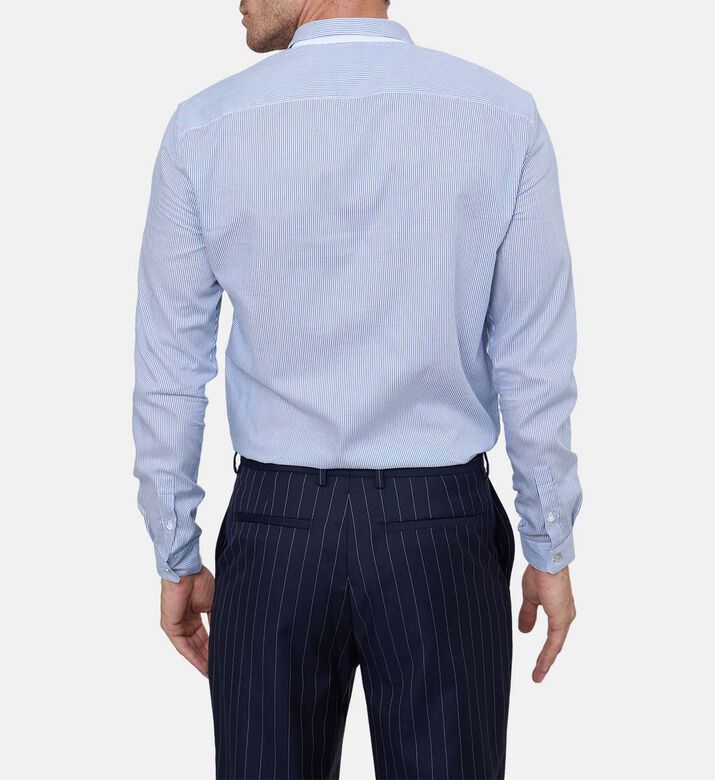 قميص بأكمام طويلة بياقة كلاسيكية