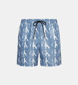 شورت سباحة بطبعة شعار على كامله