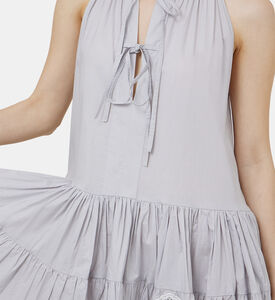 فستان جورجيتي مفصّل بالكشكشة