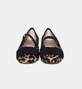 حذاء مسطح بنقشة جلد النمر بمقدمة مستديرة