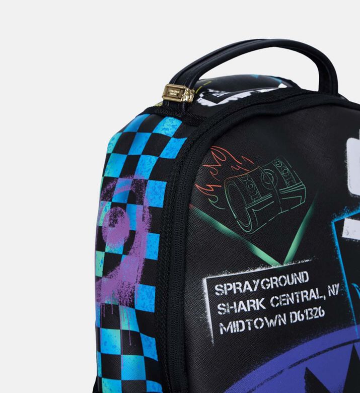 حقيبة ظهر رقمية غرافيتي بفم قرش