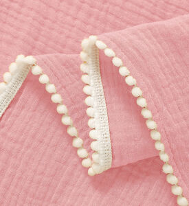 بطانية موسلين مزينة ببوم بوم مخصصة لطفلتك