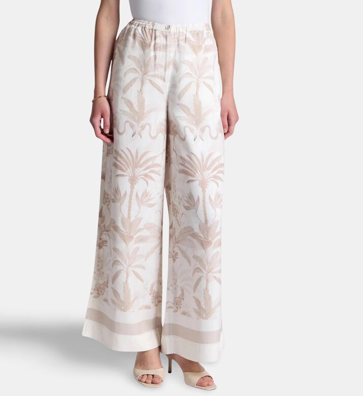 Carter and White Pant Kate, Model View