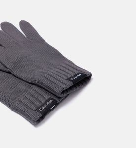 قفازات محبوكة بشعار العلامة