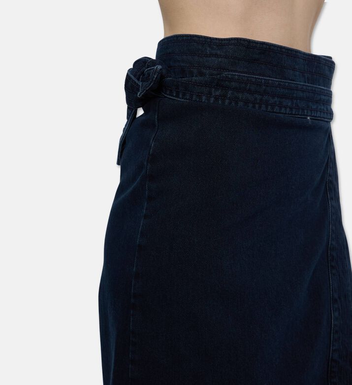 Ba and Sh Skirt Timy, Model View