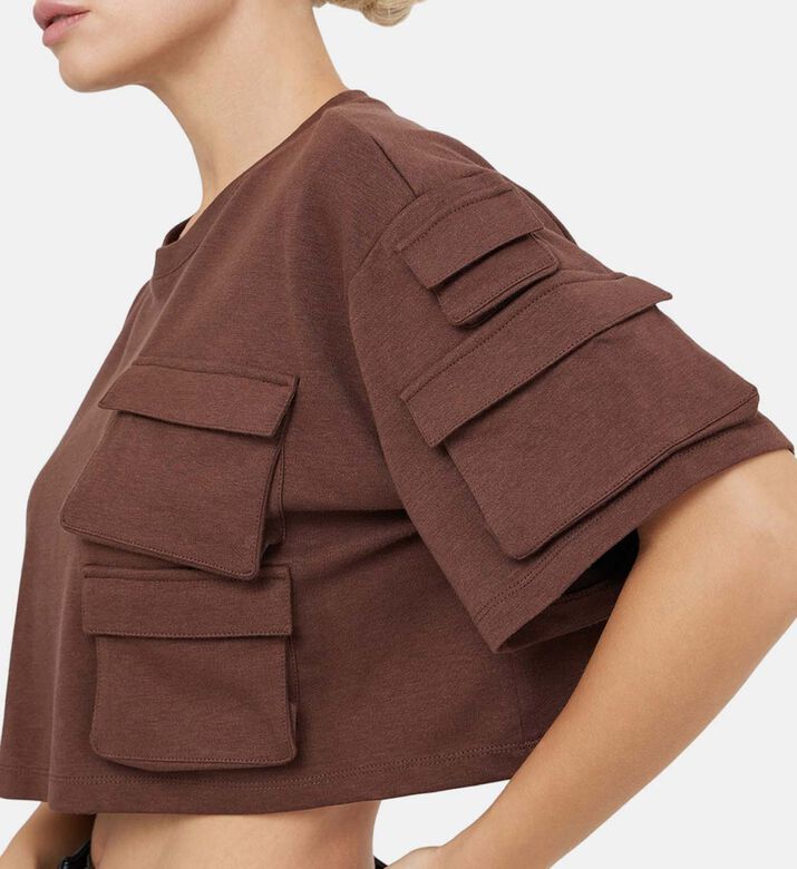 تي شيرت مبطن بجيب على الكتف