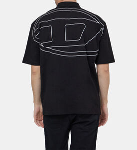 قميص بولو بيضاوي بتطريز D