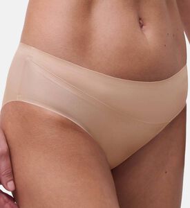 Chantelle Essential Invisible Slip Shorty, Golden-beige, L, Model View
