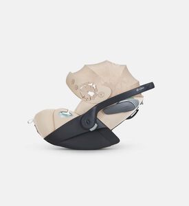 عربة أطفال بغطاء واقٍ من المطر