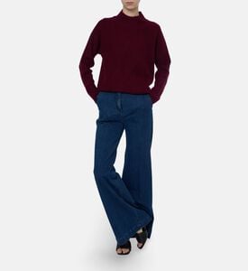 Carter and White Sweater Tamara, Model View