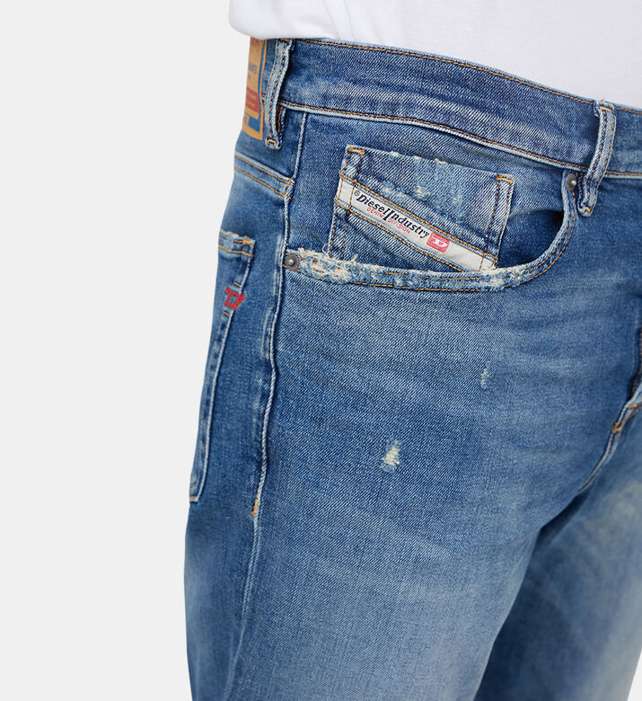 جينز يضيق نحو الاسفل دي-فينينغ 2005 09h45