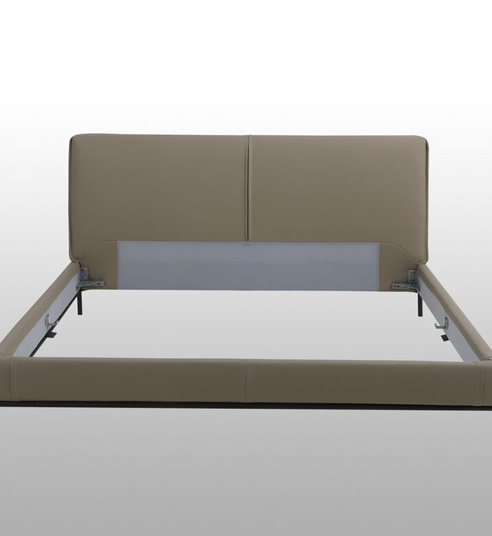 سرير كارمن ذو اللوح الأمامي من الجلد