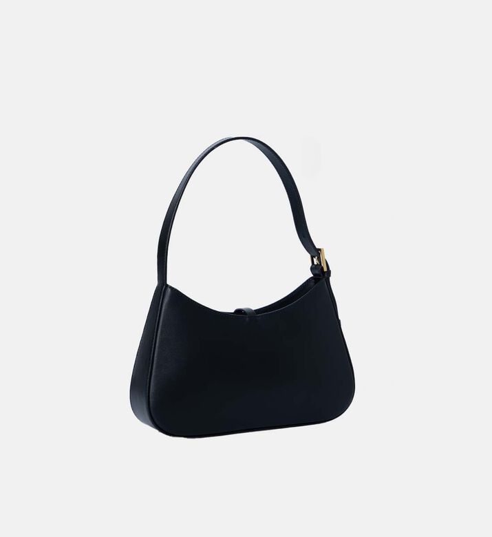 حقيبة كتف مثلثة الشكل