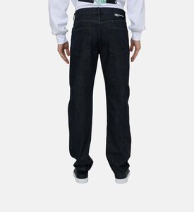 بنطال جينز بقصة عادية