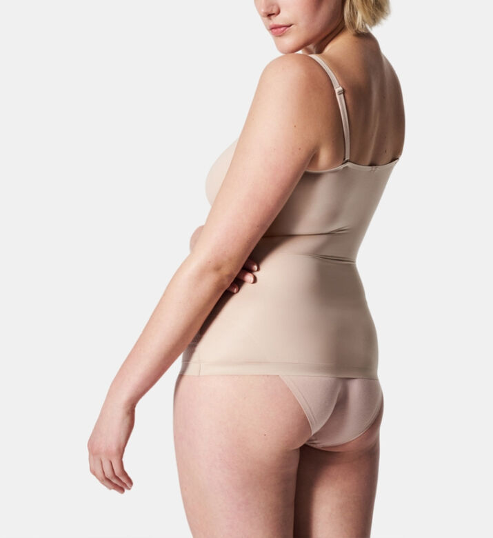 بلوزة كامي غير مرئية لتحديد الجسم