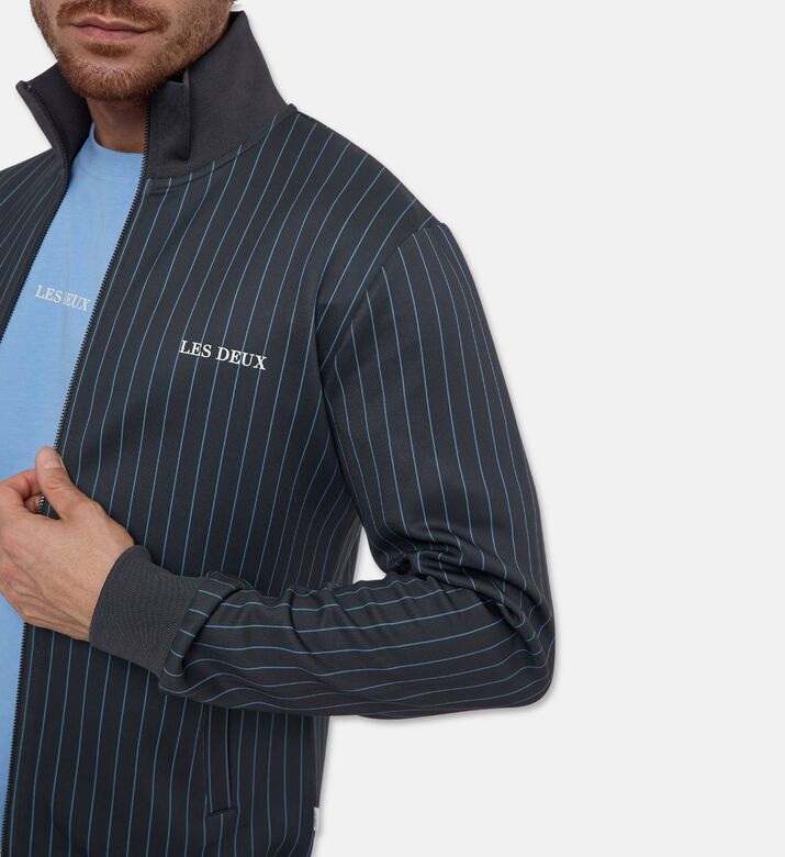 Les Deux Jack Ballier, Model View