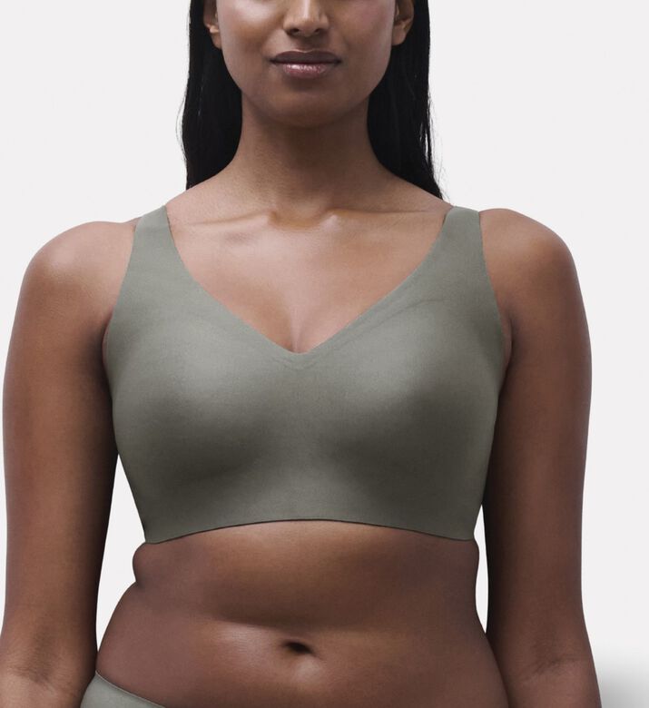 Chantelle Seamless V-neck Bra, Model View