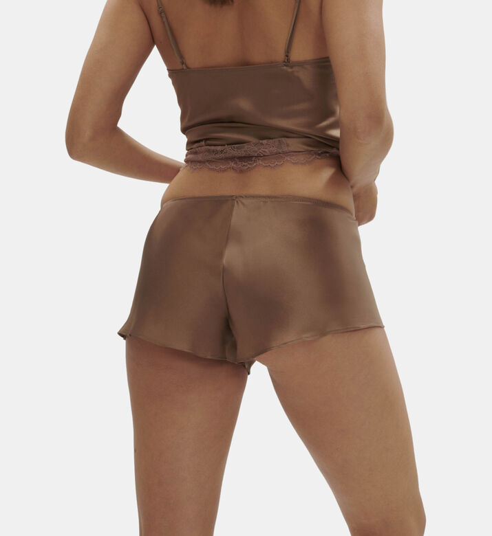 حلم الحرير ليلة قصيرة