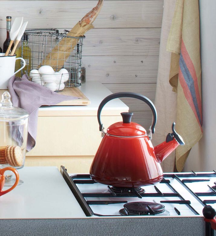 غلاية من فولاذ مقاوم للصدأ مطلية بمينا