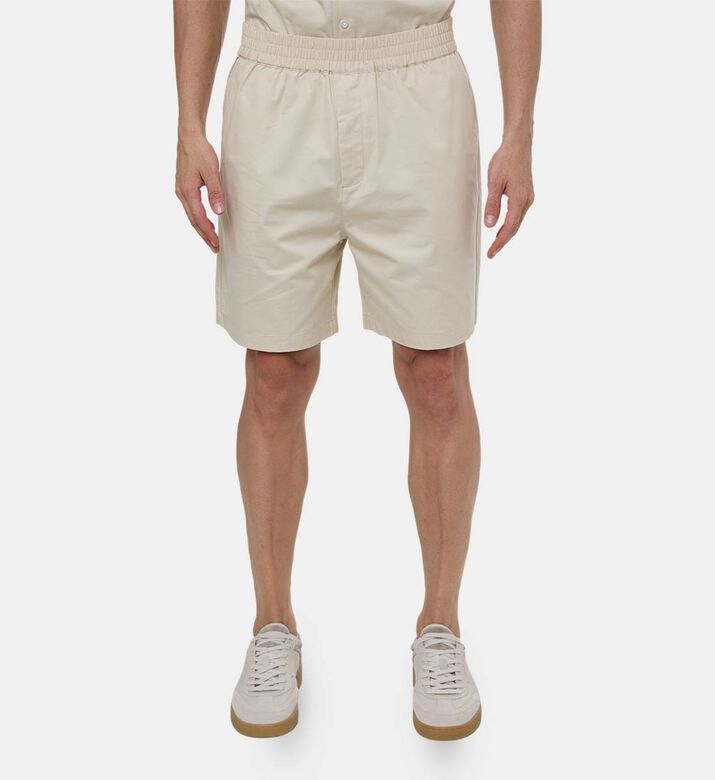 Axel Arigato Short Nova, Model View Axel Arigato Short Nova, Model View