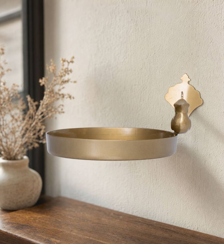 Noorena Metal Wall-mounted Tray, Model View