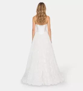 AAVVA Dress Hazar Couture, Model View