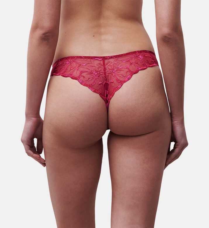 Chantelle Tanga, Model View