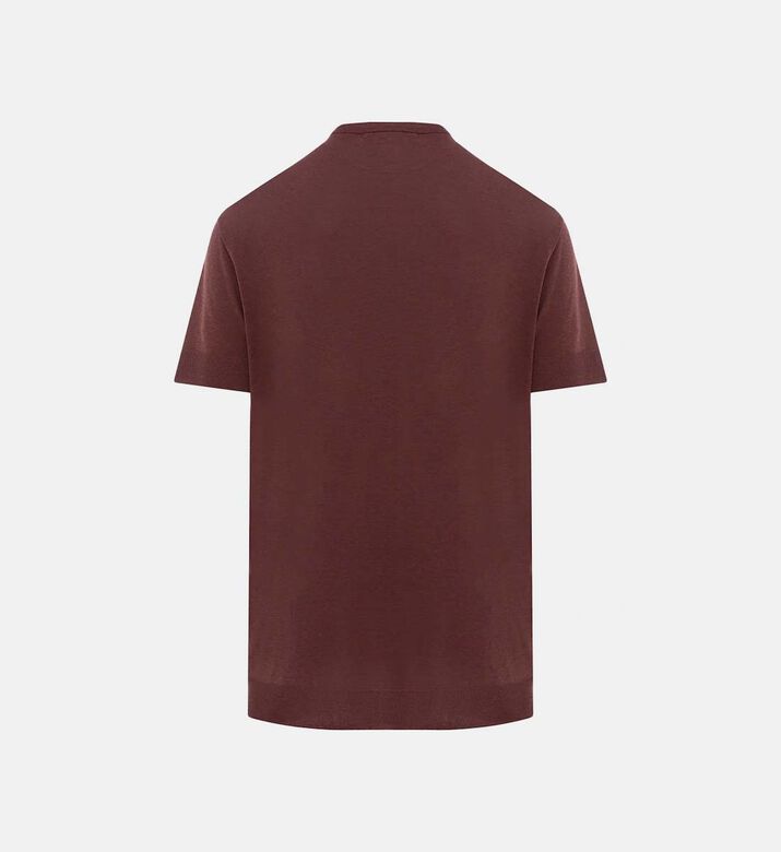 تيشيرت كلاسيكي بأكمام قصيرة