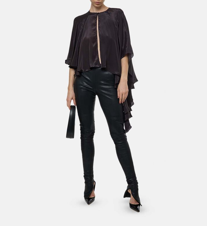 Mes Demoiselles Cape, Model View