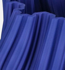 مزهرية زخرفية من البورسلين