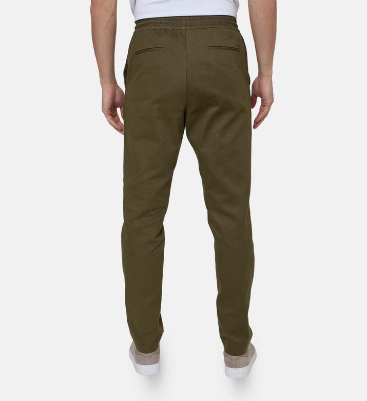 بنطال بخصر مطاطي وأرجل مستقيمة