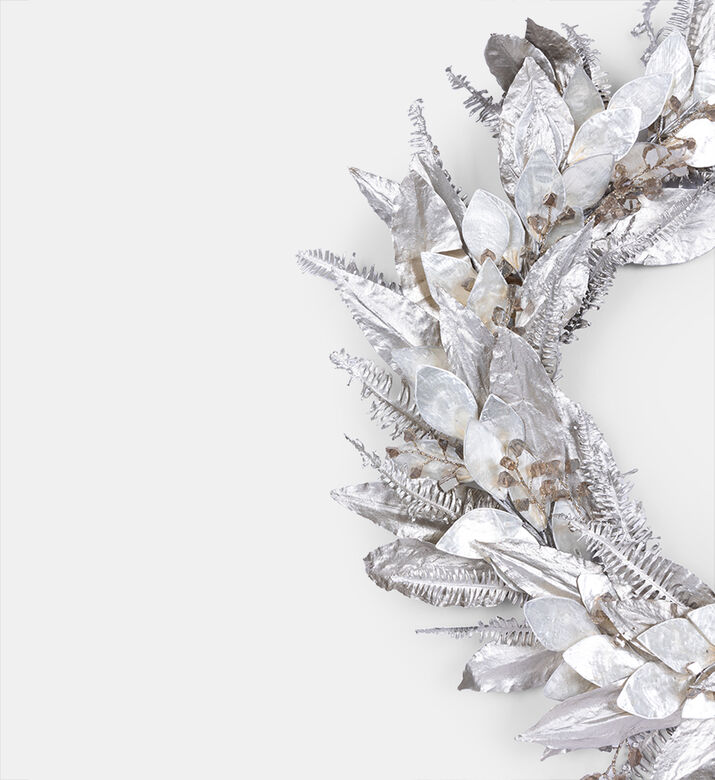 Natural Leaf Loop Wire Wreath Natural Leaf Loop Wire Wreath