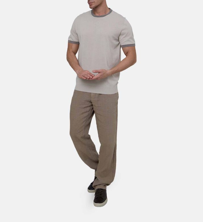 تيشيرت محبوك بلون بيج فاتح برقبة مستديرة