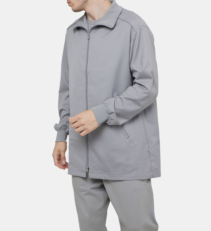 قميص رياضي منسوج أنيق