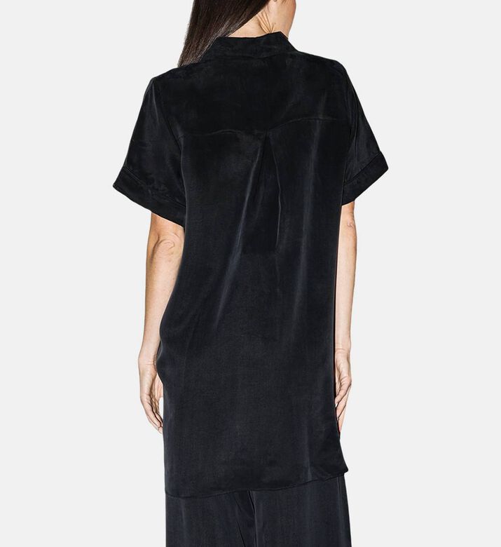 Niluu Shirt Logan, Model View