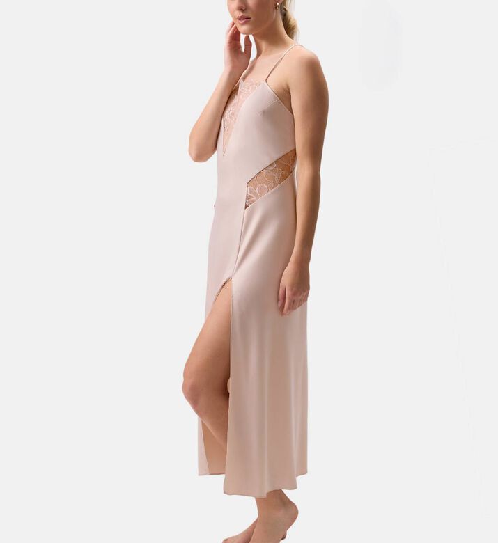 Rya Gown Sincerity, Model View