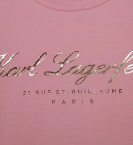 تي شيرت مصنوع من القطن العضوي يحمل شعارًا فنيًا