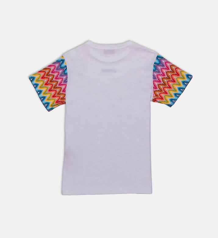 تيشيرت بأكمام بخطوط متعرجة