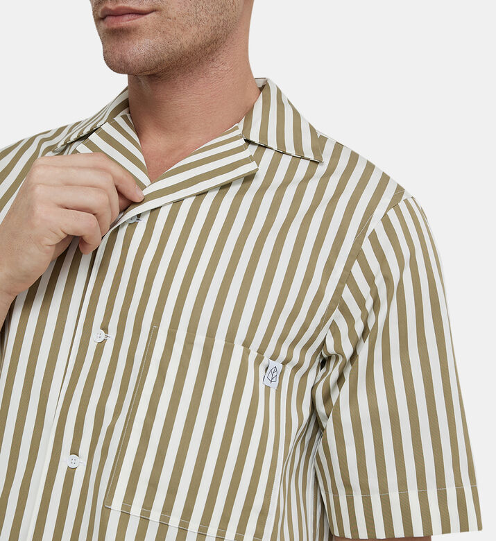 تيشيرت مخطط بياقة بطيّة