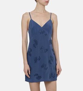 فستان بدون أكمام مزين بأحجار الراين