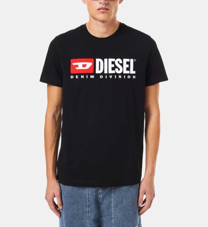 تي شيرت بشعار الصوف بقصة ضيقة