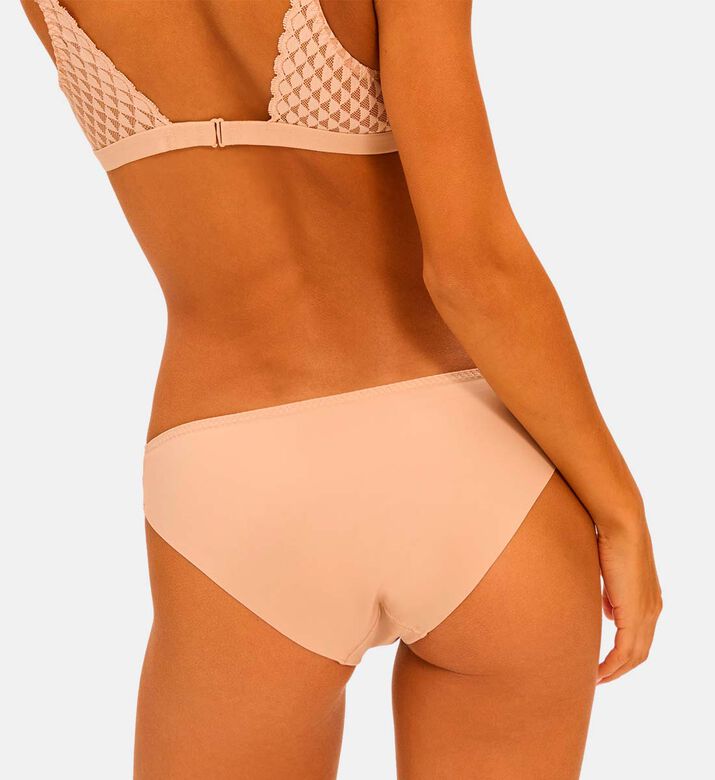 سروال داخلي محبوك غير شفاف